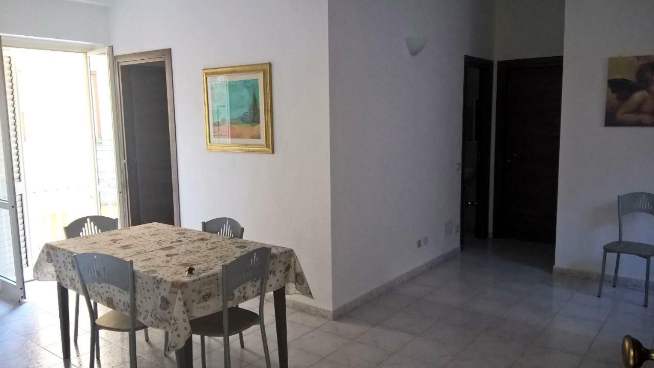 Climatizzato In Centro A 100M Dal Mare Villa Cirò Marina Eksteriør bilde