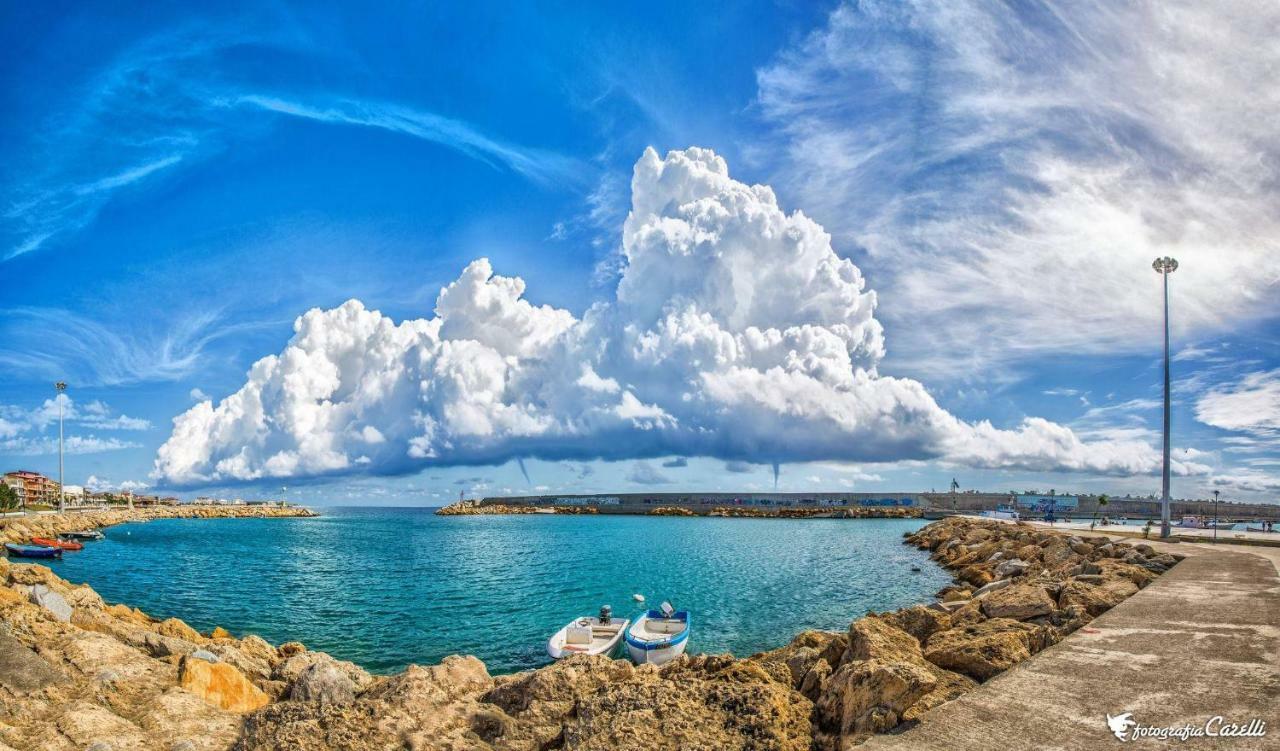 Climatizzato In Centro A 100M Dal Mare Villa Cirò Marina Eksteriør bilde